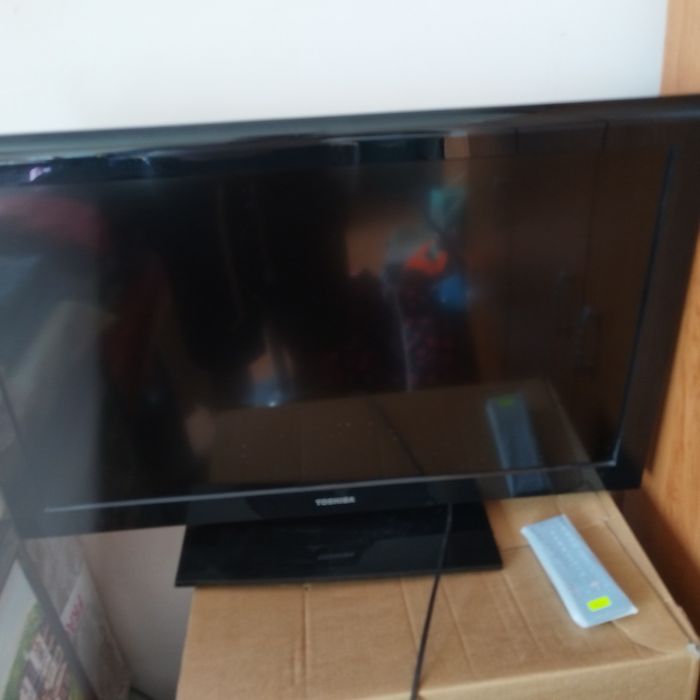 Телевизор Toshiba 32инча