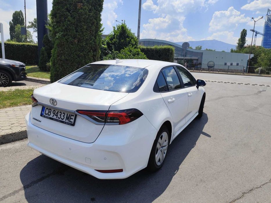 дава под наем тоyota corolla под - наем.