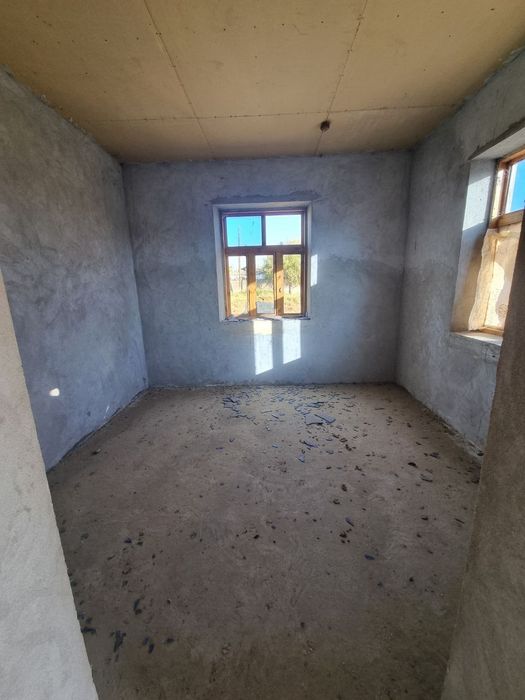 Зудлик билан уй сотилади