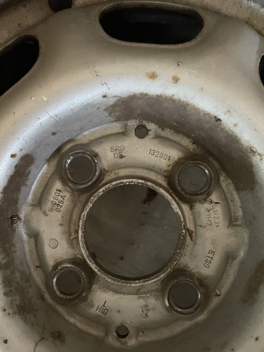 4 броя железни джанти VW със зимни гуми 175/70/R13