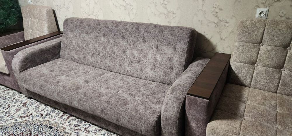 Диван и два кресла