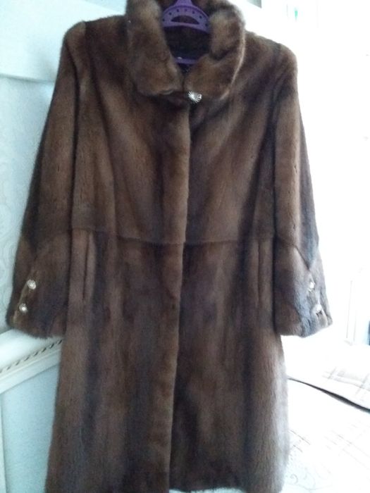 Продаю норковую шубу