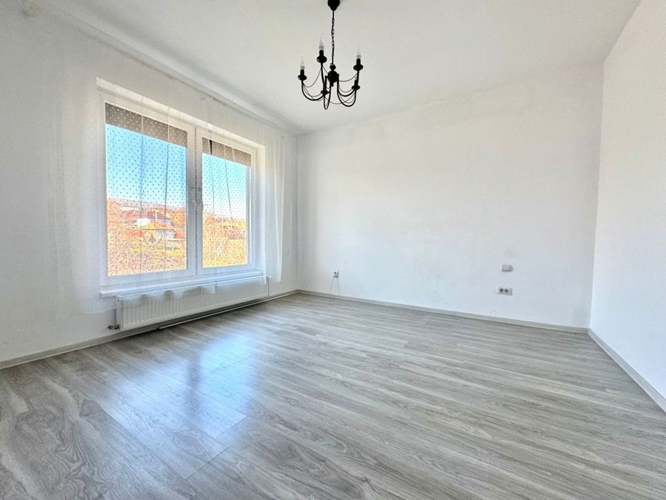 Apartament la Casa 4 Camere 120 mp + Terasa 20 mp + Garaj 60 mp + curte 80mp