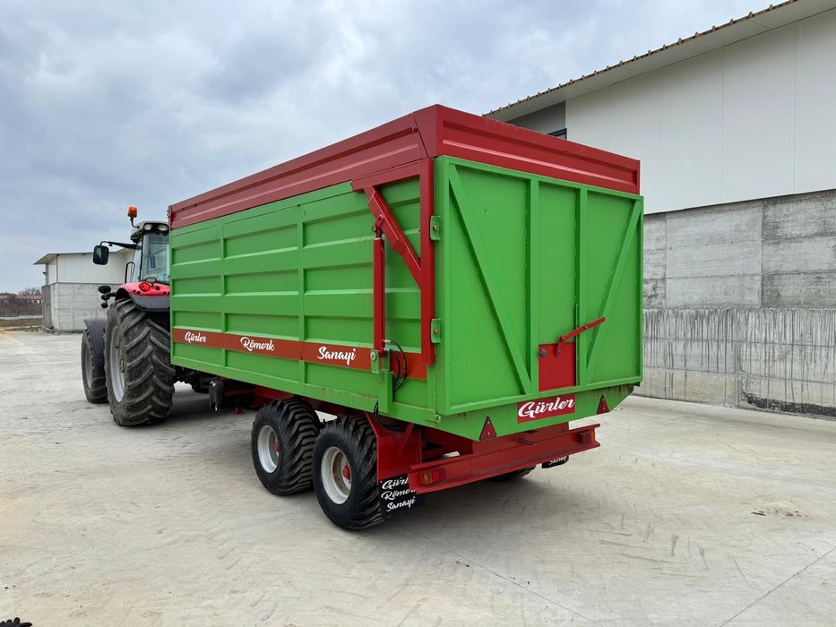 Продавам ремаркета за трактор