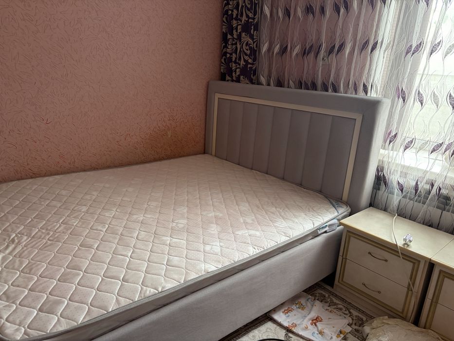 Срочно кровать почти новая