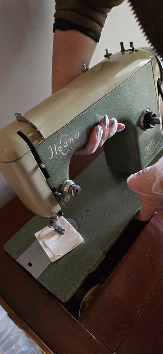 Masina de cusut Ileana - 1966 - perfect functionala