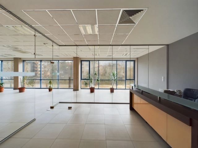 324 кв.м офис/шоурум на Цар Борис III – 3 паркоместа, високи тавани,