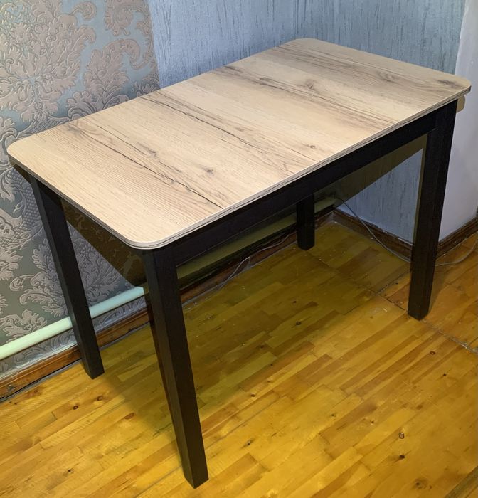 Стол кухонный обеденный