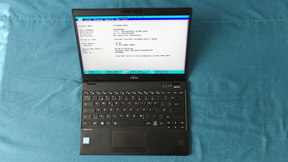 Fujitsu Lifebook U939