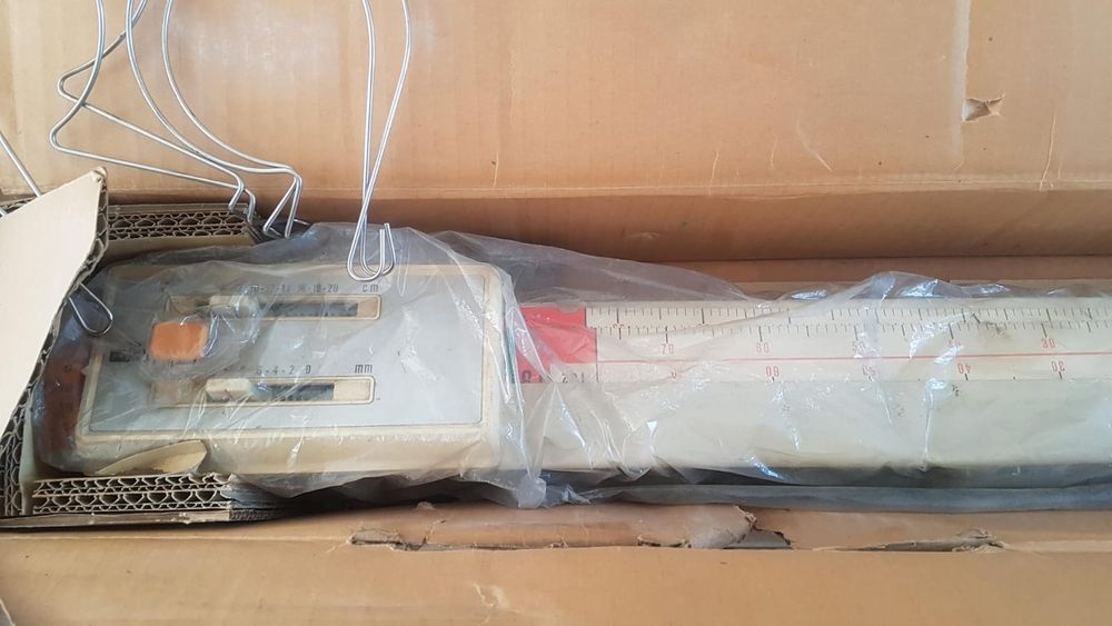 Продам вязальную машинку