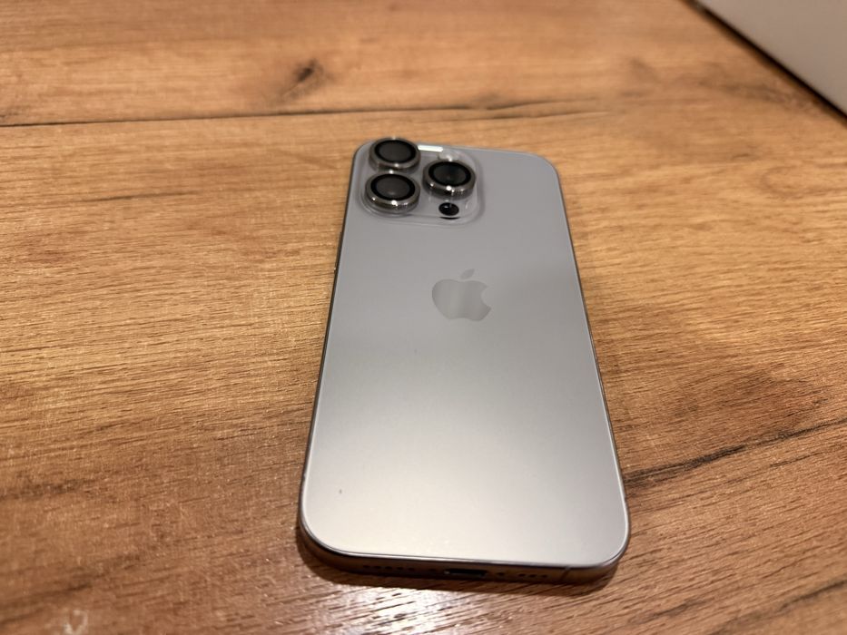 Apple IPhone 15 Pro 128GB в идеале.