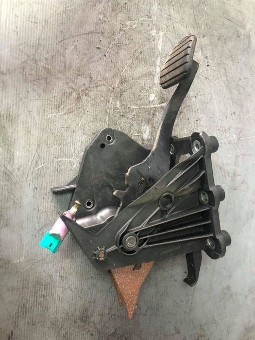 pedala frana 2.0 dci renault laguna 3