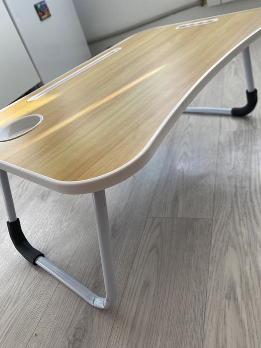 Столик для ноутбука