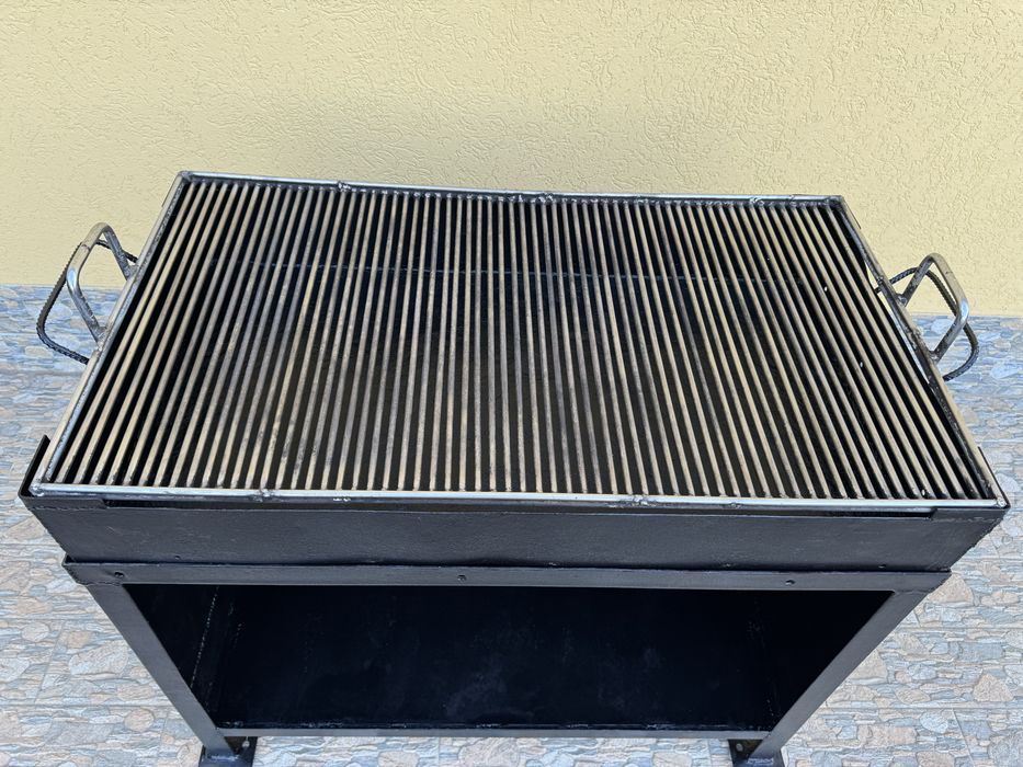 Vând grătar din inox latime 60cm pe 102cm lungime