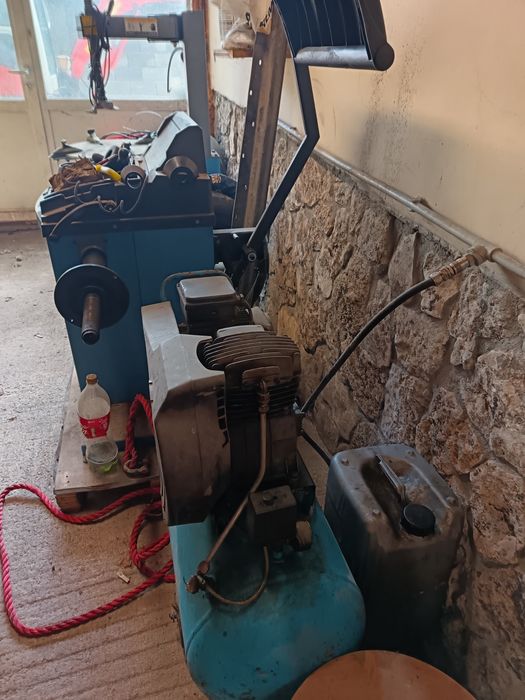 Продавам машина за баланс на гуми