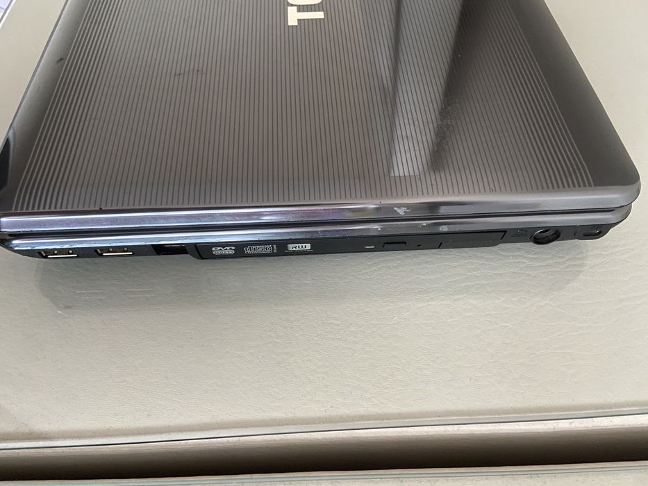 Лаптоп Toshiba за части