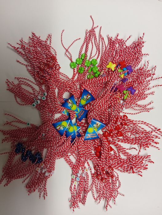 Мартеници 200 броя 6.50 евро