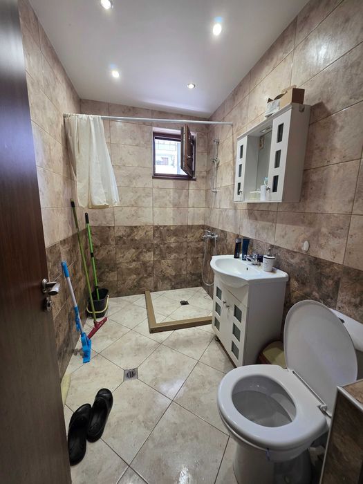 Дава се под наем Двустаен апартамент в Плевен, Идеален център - 60 кв.м за 350 € - Снимка #2