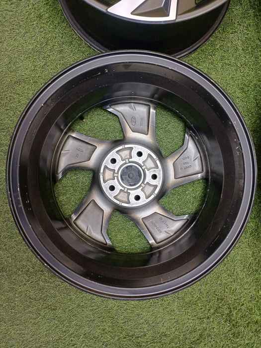 Диски R17 5x114.3 на Hyundai и другие.