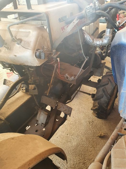 Продавам малък трактор