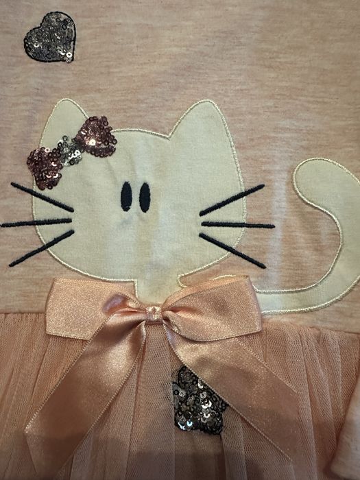 Рокля с котенце и тюл