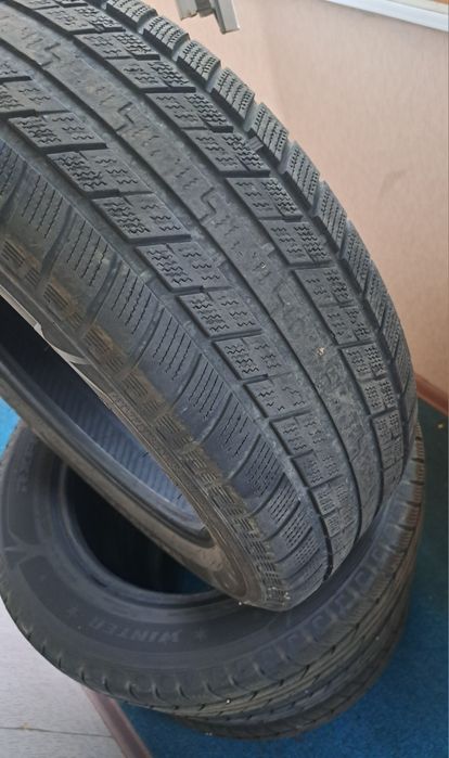 Зимние шины ROADX 215/60 R16