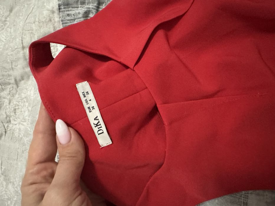 Елегантни рокли Dika