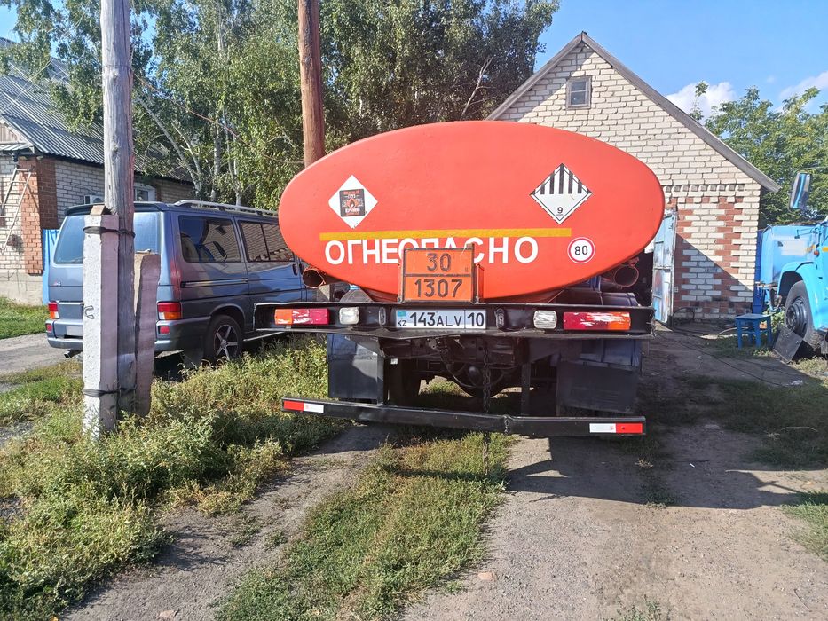 Топливо заправщик ЗИЛ
