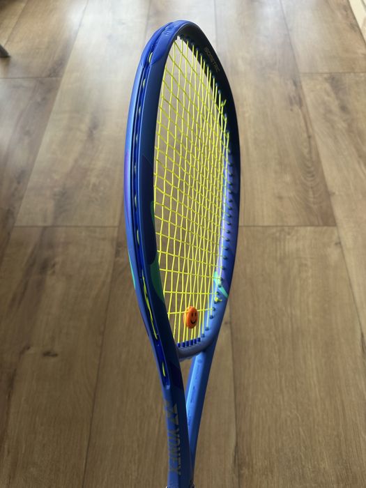Тенис ракета Yonex Ezone 100 (2025) грип 3