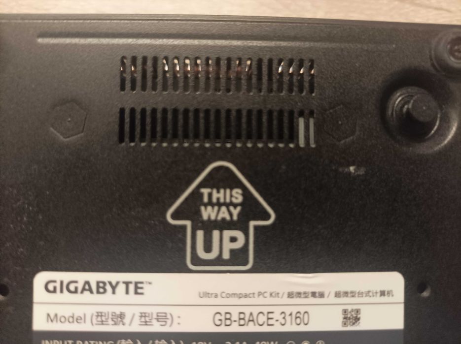 Мини компютър GIGABYTE Brix-3160