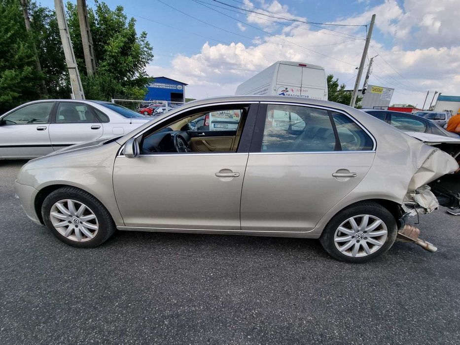 Dezmembrari VW Jetta 3 1.4 TSi 170 cai BLG cutie dsg 128.000 km