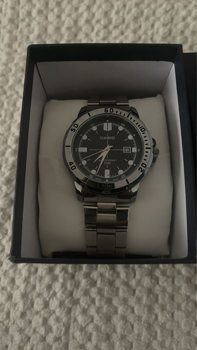 Продам мужские часы CASIO  новые