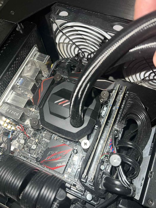 Геймърски Компютър MSI - i7-7700K, GTX 1060 (6GB),16GB RAM, SSD 512 GB