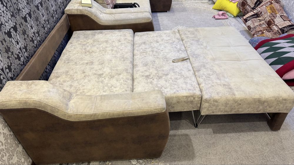 Диванный уголок