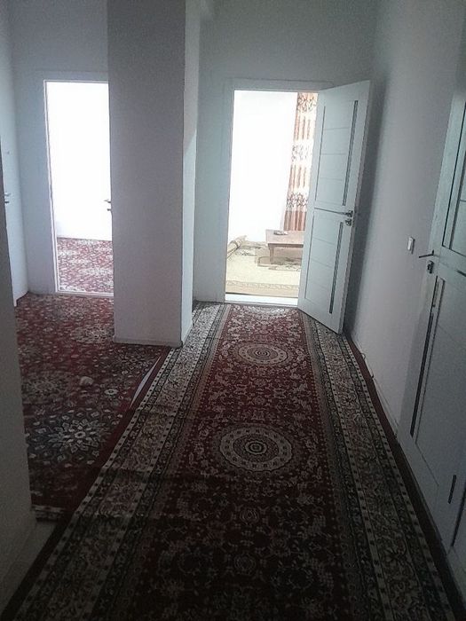 2 xonali uy ijaraga beriladi. 2-maktab oldi. Park