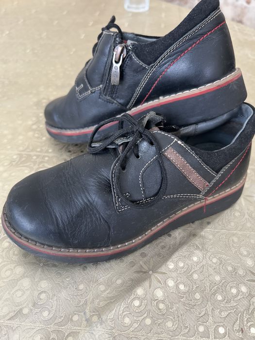 Продаю кожаную обувь.