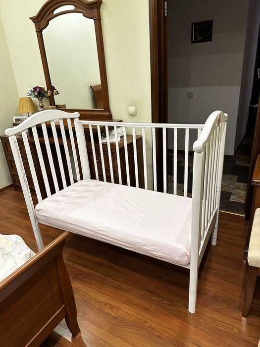 Кроватка с ящиками (маятник)