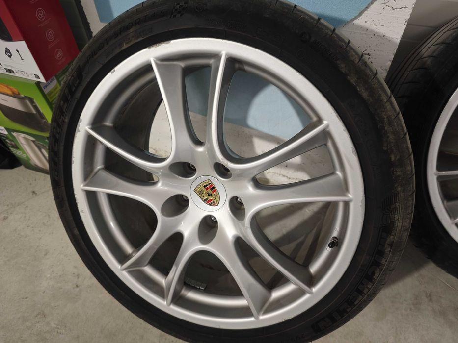 Гуми с джанти 295/35R21 за Porsche Cayenne