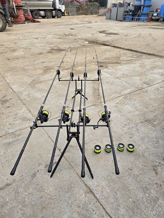 Vând echipament pescuit