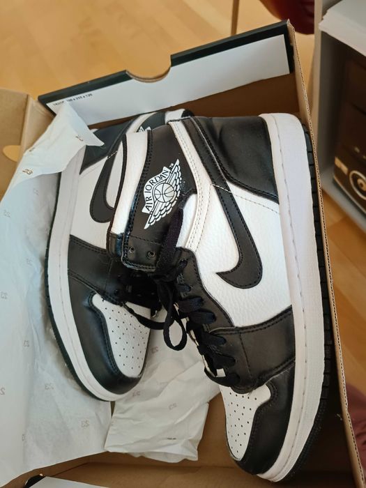 Продам кроссовки