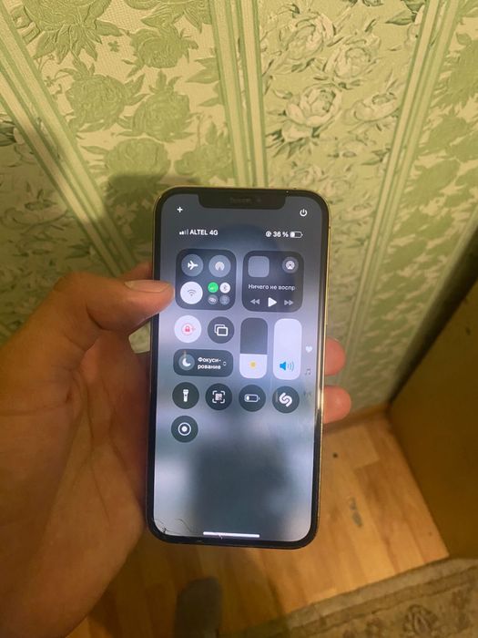 Iphone 12pro в хорошем состоянии