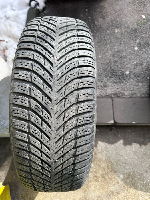 Vând 2 anvelope Nokan all season 196/65/R15 DOT 2020.