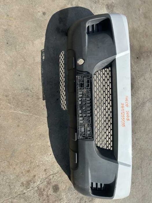 Dezmembrari Bara fata completa IVECO DAILY 2.3 euro 4 cod piesa 5801255055 (grila superioara inclusa in pret)