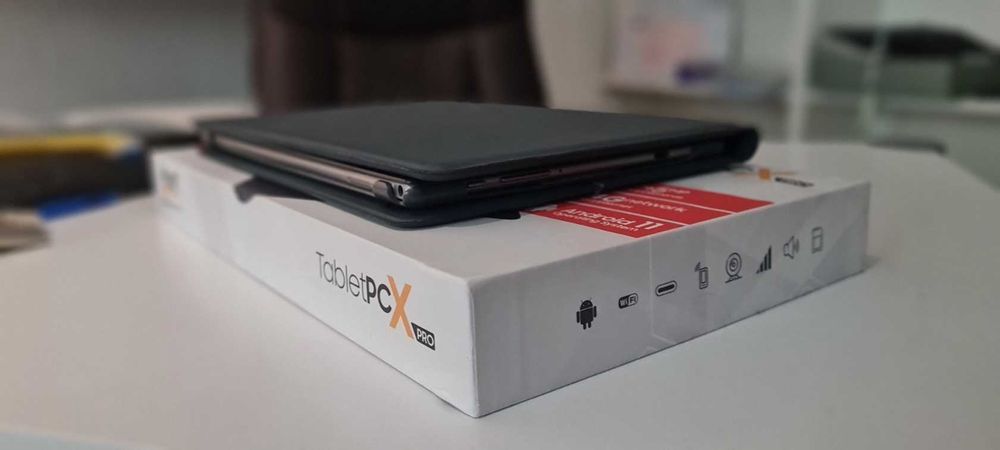 Tableta ISO HUNT cu tastatura