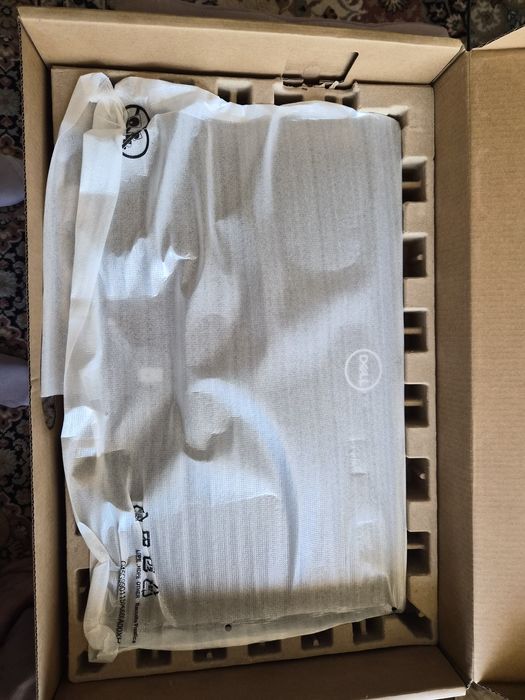 Монитор  Dell E2724HS