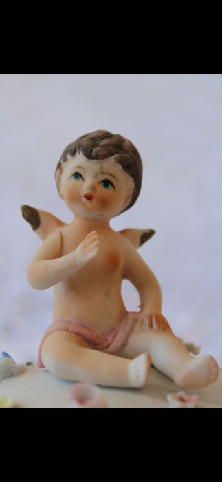 Порцеланова кутийка за бижута