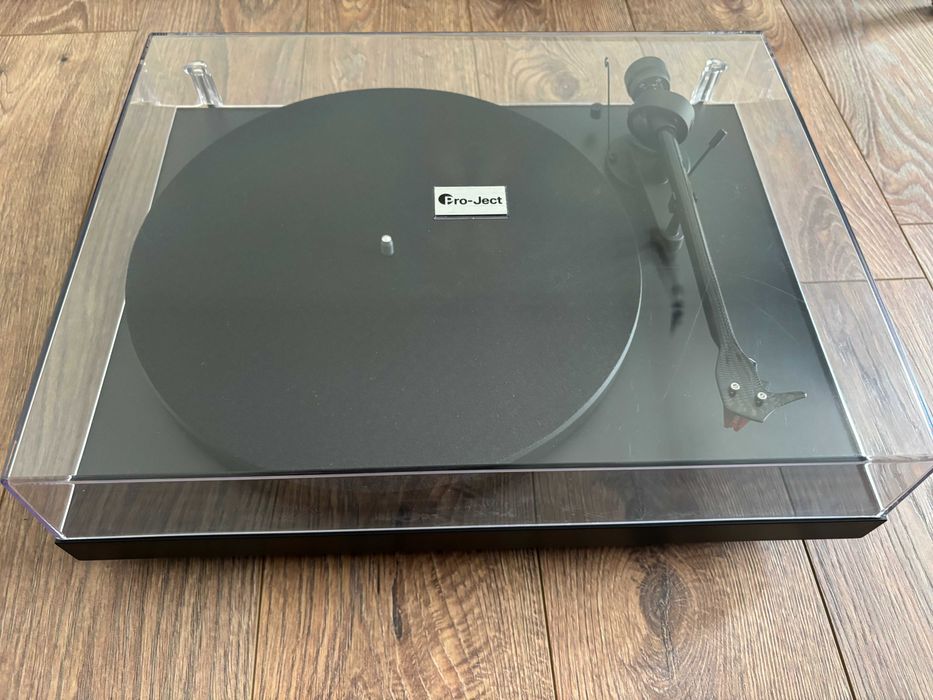 Грамофон Pro-Ject Debut Carbon EVO