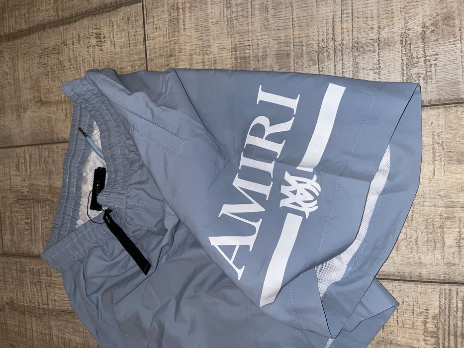 Pataloni scurti Amiri