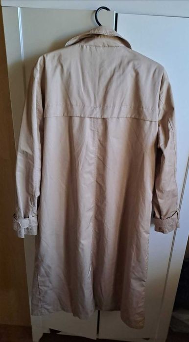 Дамски якета и бежов тренчкот LC Waikiki