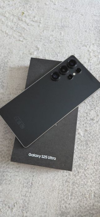 Срочно продам Самсунг S25 ultra